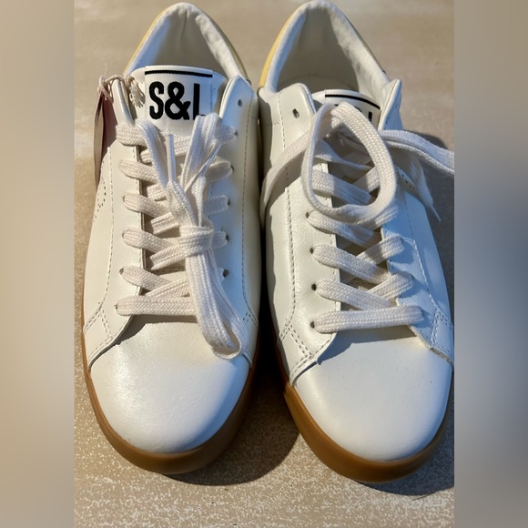 Sam & Libby “ADDIE” Sneaker - Picture 3 of 11